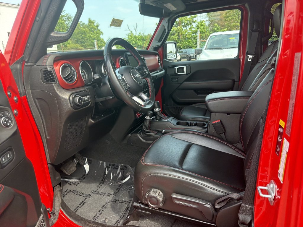 Used 2022 Jeep Wrangler Unlimited Rubicon w/ LED Lighting Group AWD/4WD image 11