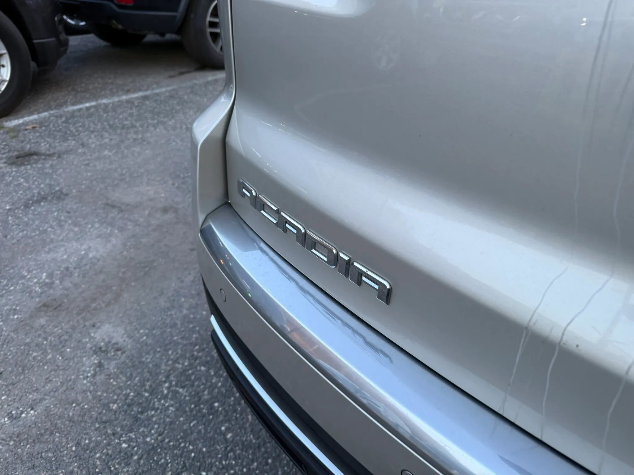 Used 2016 GMC Acadia SLT w/ Open Road Package FWD image 8