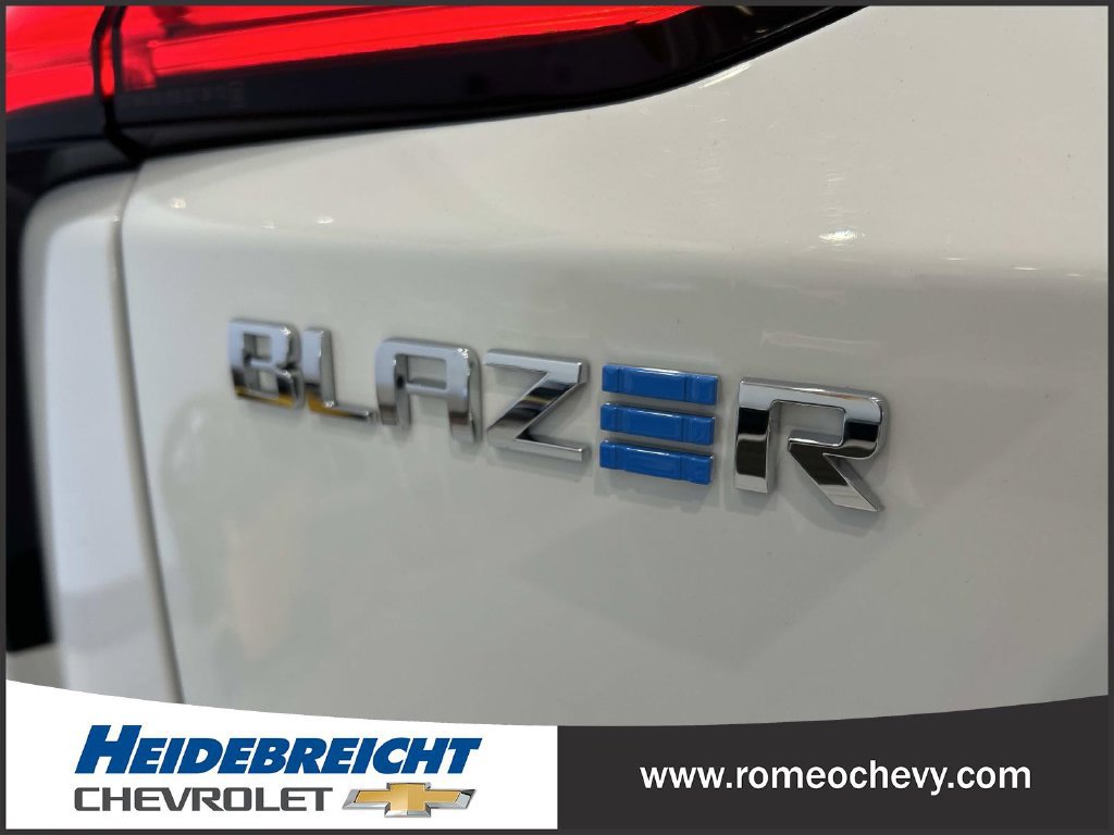 Used 2024 Chevrolet Blazer EV LT AWD/4WD image 40