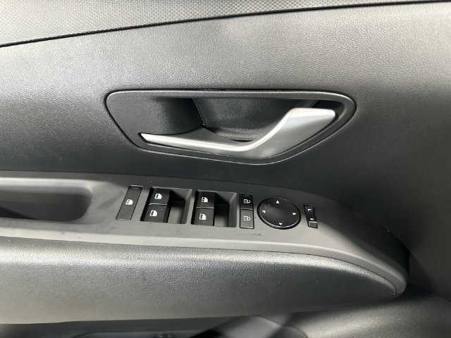 Used 2026 Hyundai Tucson SE FWD image 19