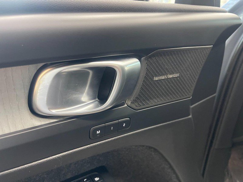 Used 2023 Volvo XC40 B5 Ultimate AWD/4WD image 29