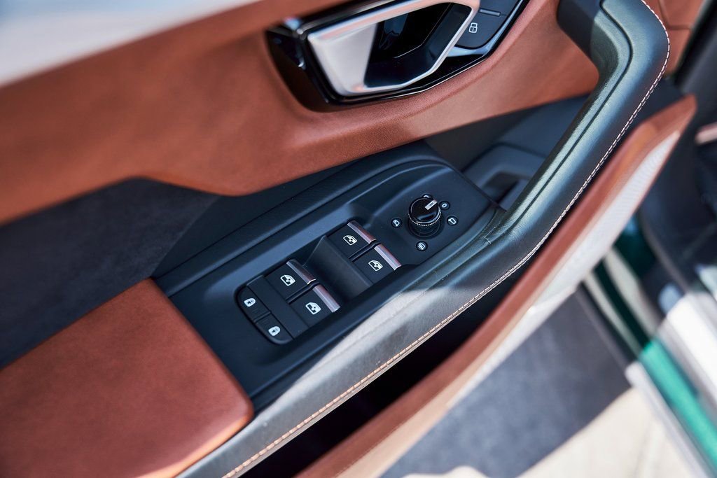 Used 2023 Lamborghini Urus S image 33