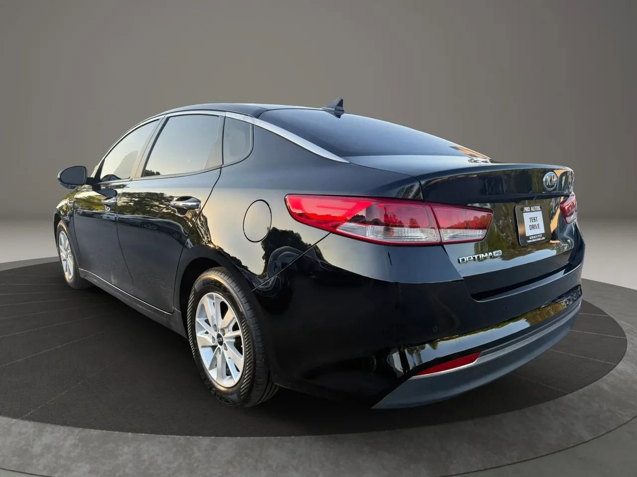 Used 2018 Kia Optima LX image 4