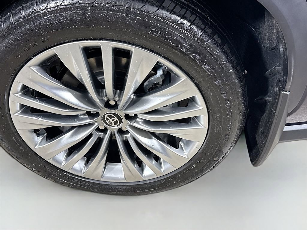 Certified 2026 Toyota Highlander Platinum AWD/4WD image 32