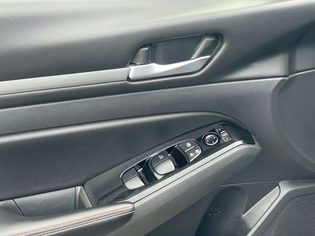 Certified 2024 Nissan Altima 2.0 SR image 12