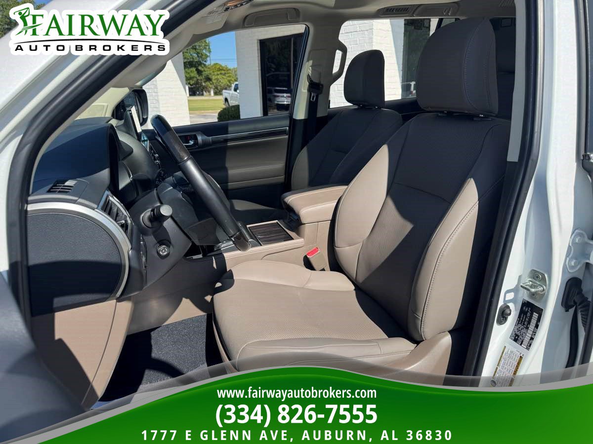 Used 2023 Lexus GX 460 Premium w/ Accessory Package AWD/4WD image 10