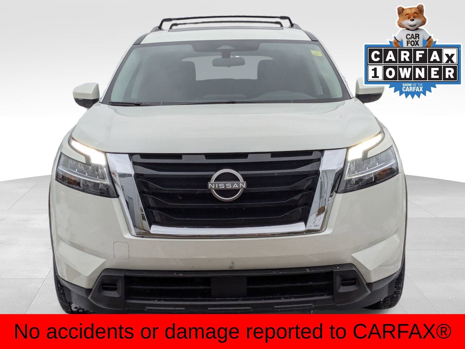 Used 2022 Nissan Pathfinder SV w/ SV Premium Package image 3