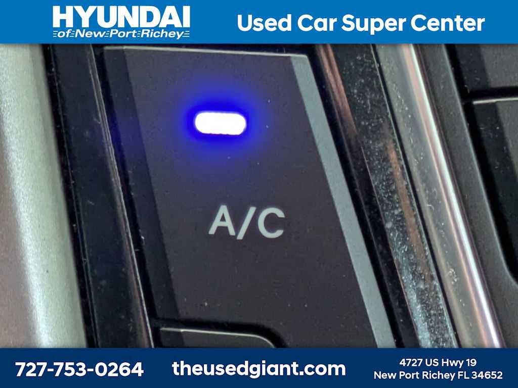 Used 2017 Hyundai Elantra GT image 21