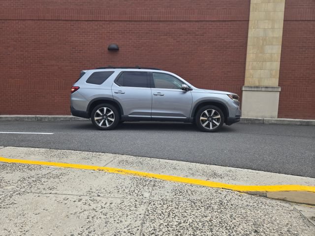 Used 2023 Honda Pilot Elite image 2