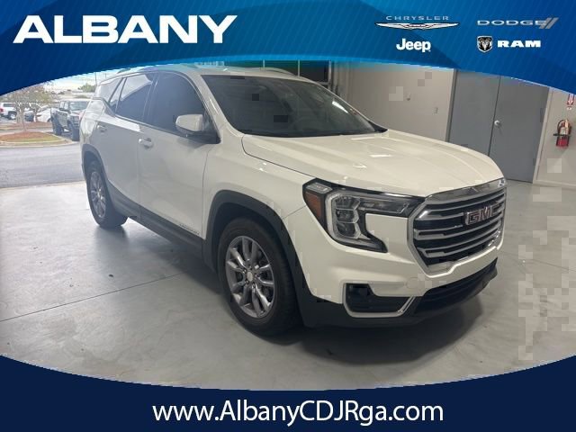 Used 2023 GMC Terrain SLT image 1