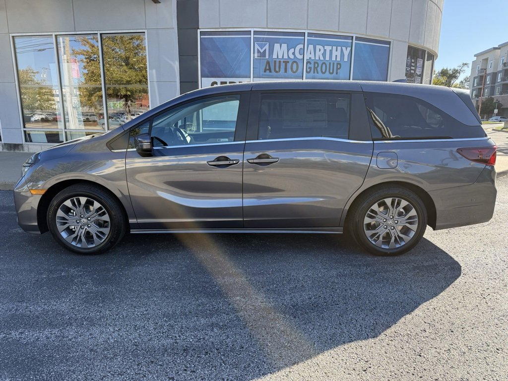 New 2026 Honda Odyssey Touring image 9