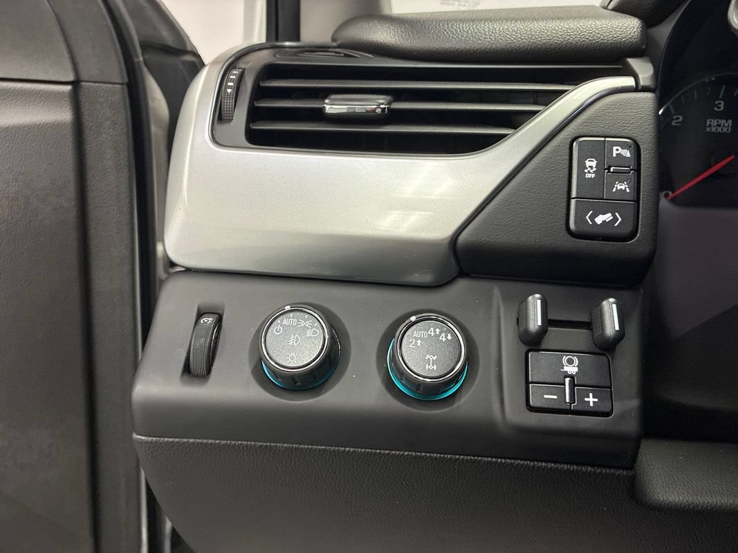 Used 2017 Chevrolet Tahoe Premier AWD/4WD image 11
