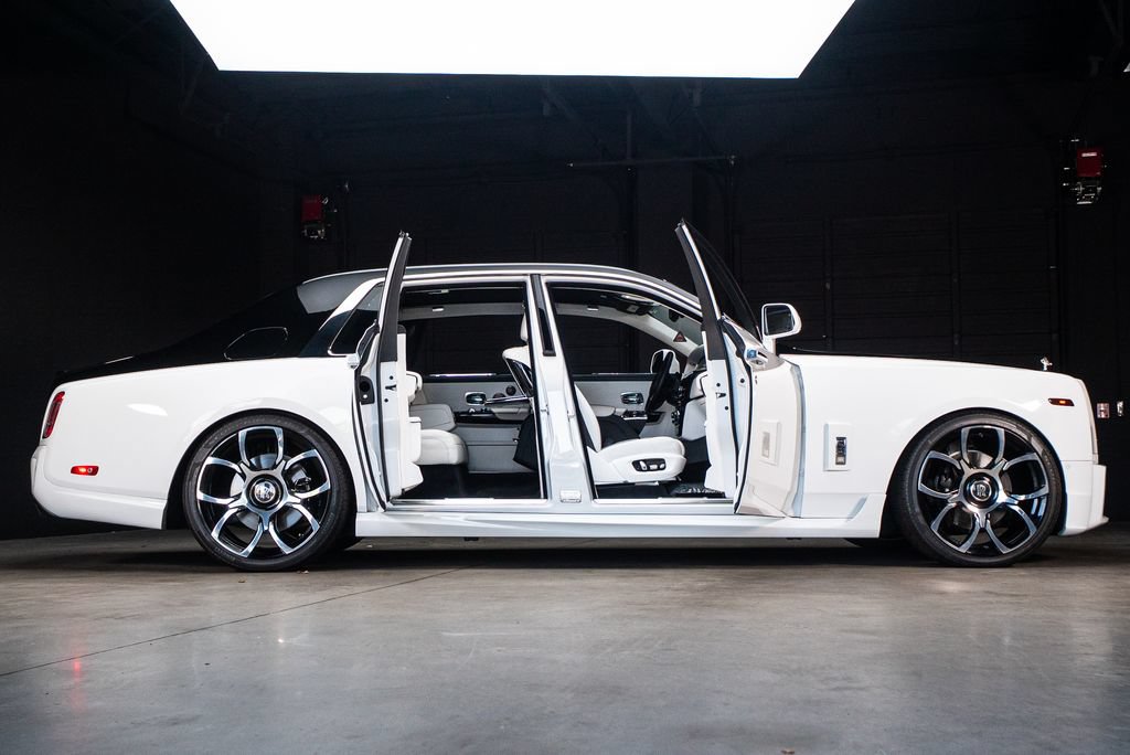 Used 2022 Rolls-Royce Phantom Sedan w/ The Phantom Package RWD image 13