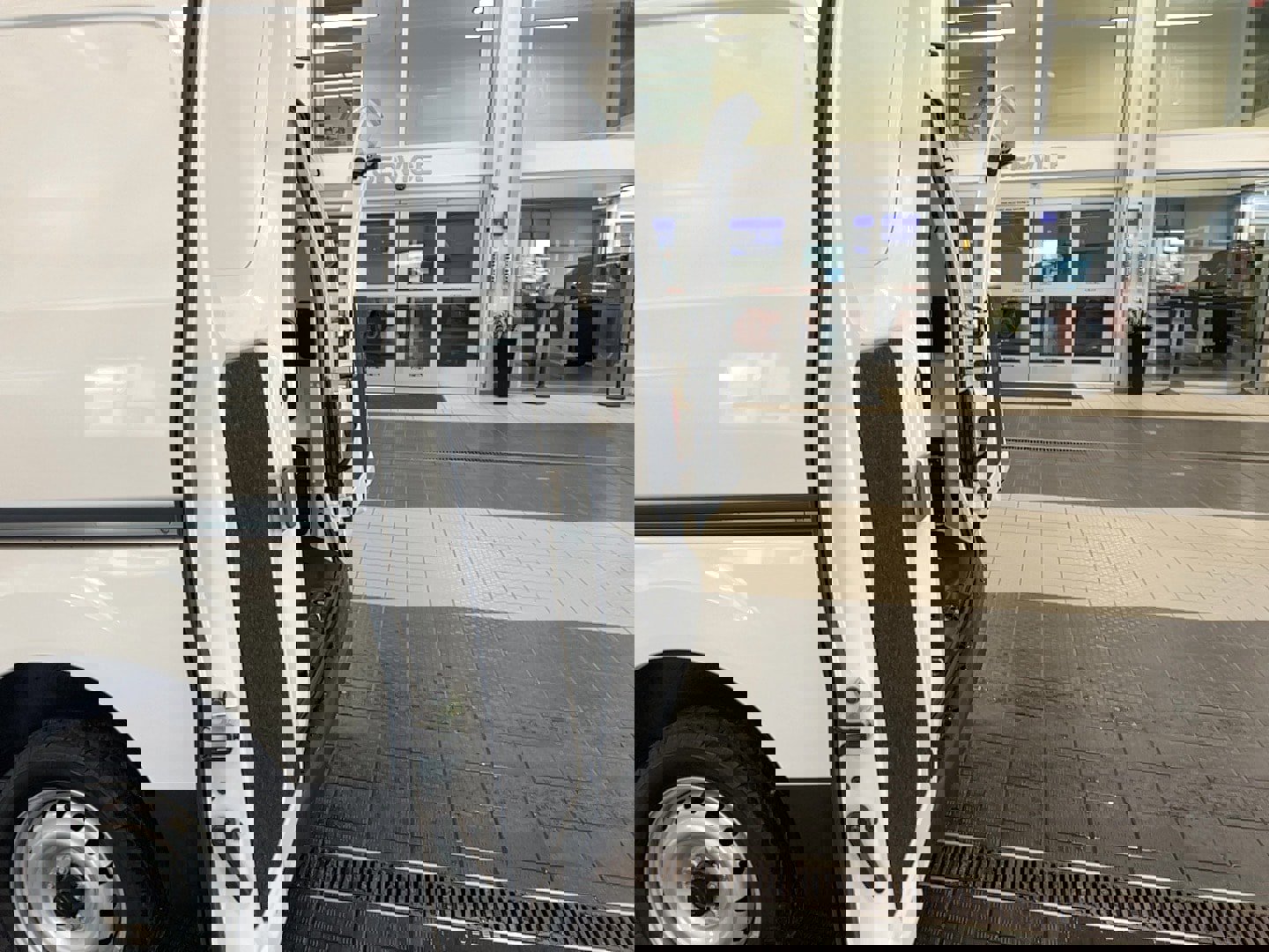 Used 2021 Nissan NV200 S image 7