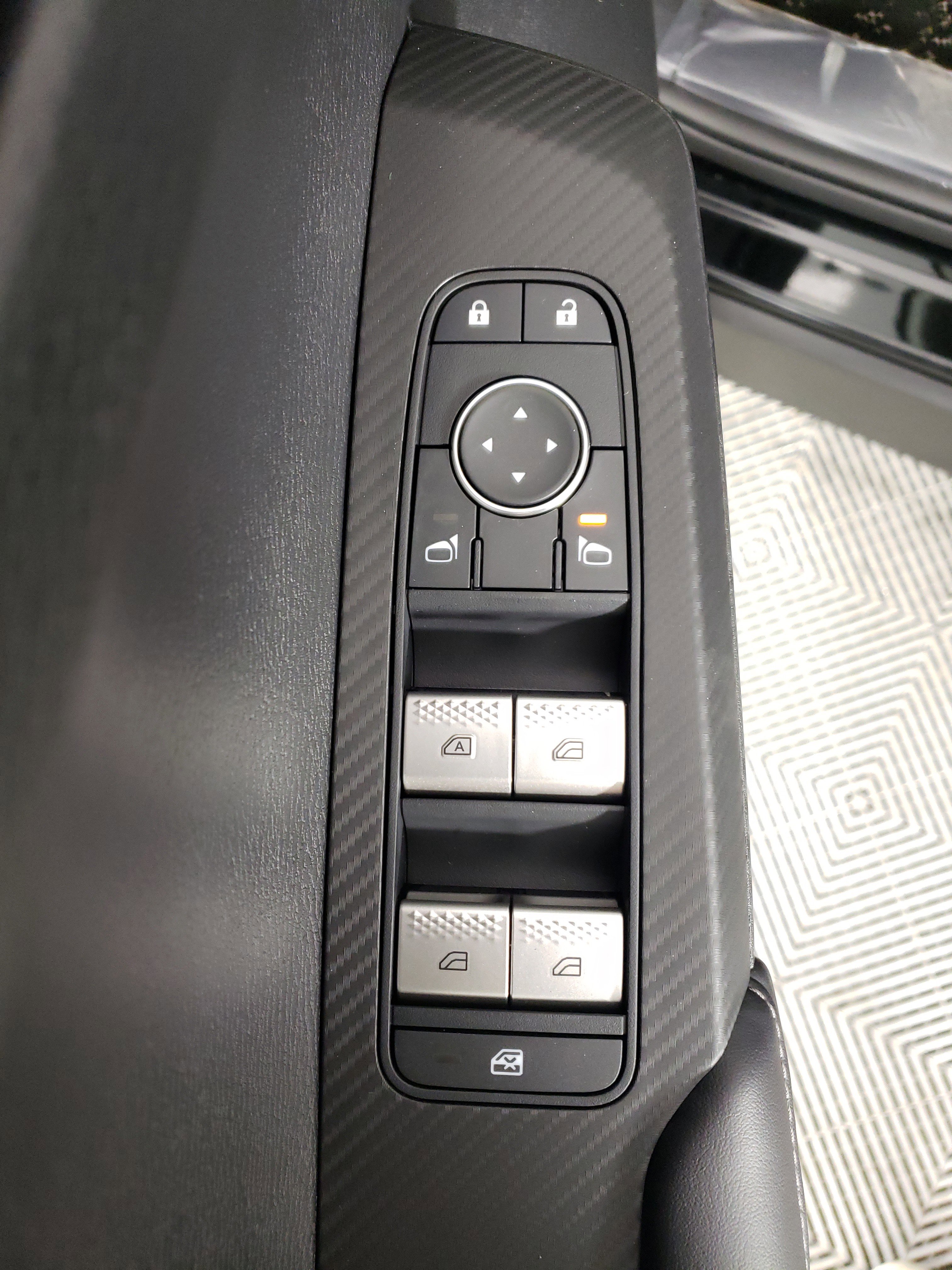 New 2026 Mitsubishi Outlander ES image 8