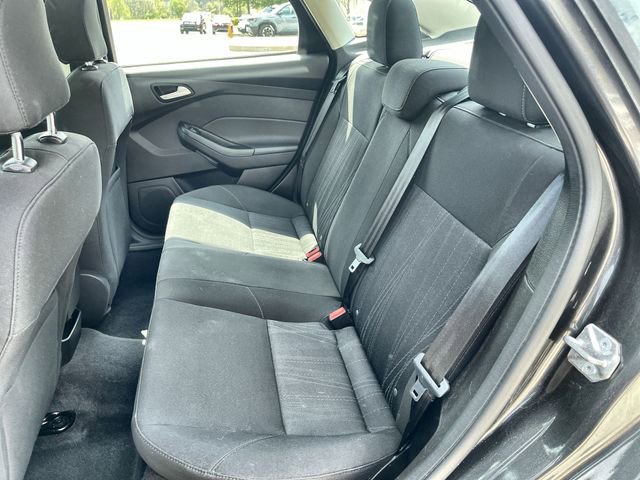 Used 2017 Ford Focus SE FWD image 25