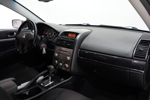 Used 2009 Mitsubishi Galant ES image 15