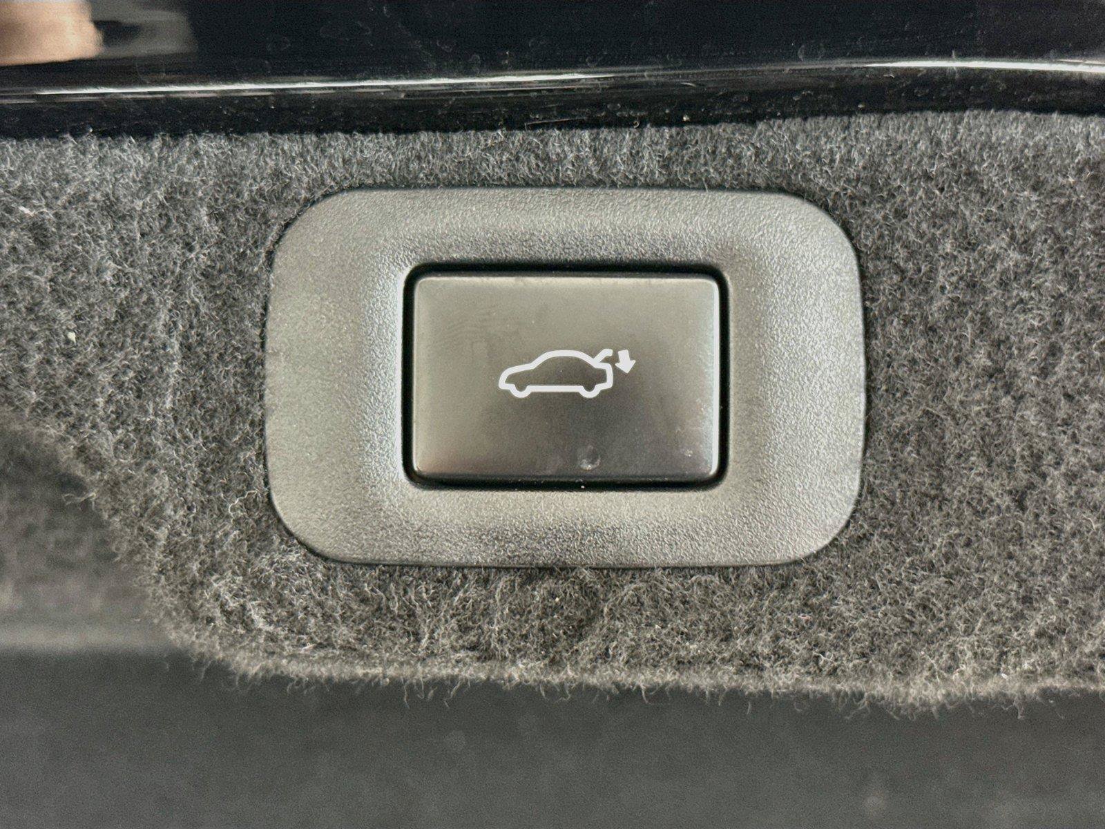 Used 2018 Lexus LS 500 w/ Accessory Package (Z2) RWD image 27