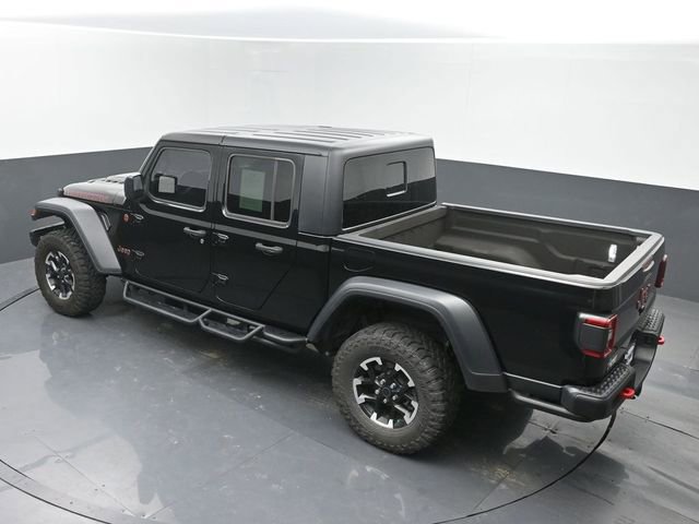 Used 2024 Jeep Gladiator Rubicon w/ Technology Group AWD/4WD image 32