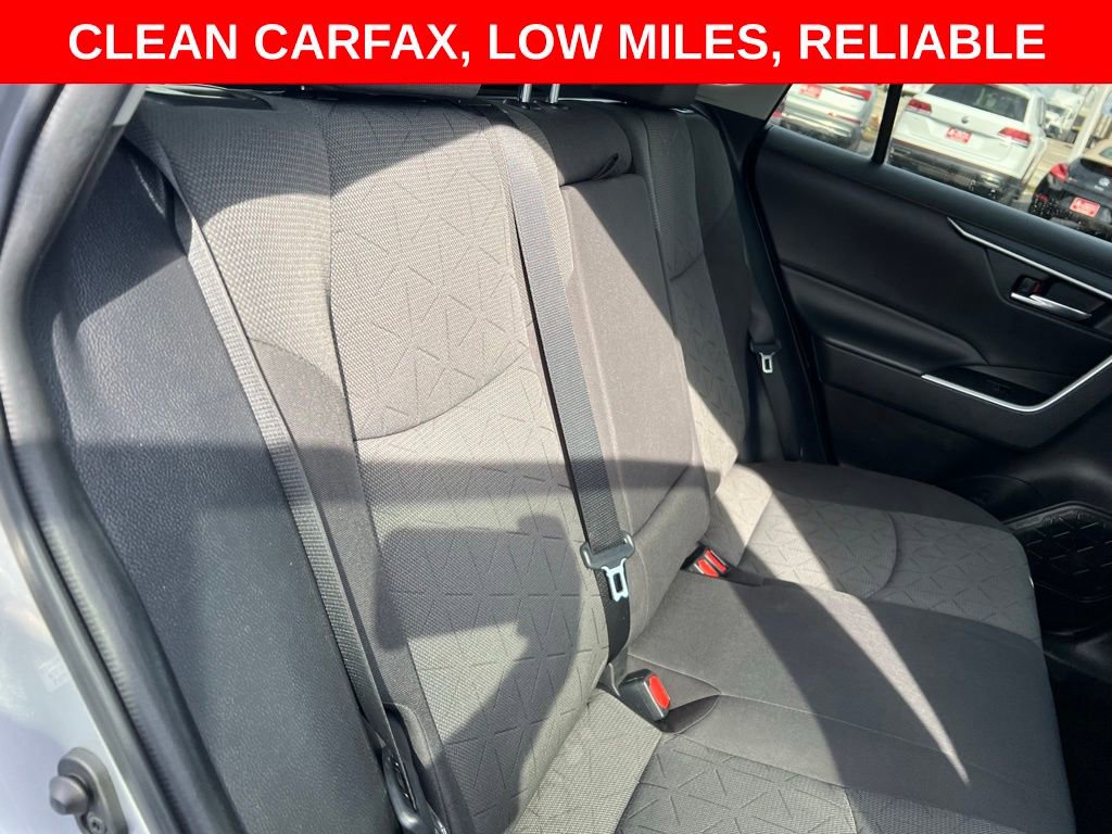 Used 2022 Toyota RAV4 XLE AWD/4WD image 27