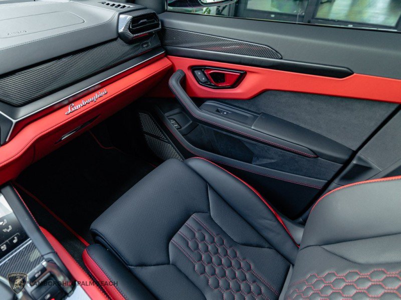 Used 2026 Lamborghini Urus SE AWD/4WD image 7