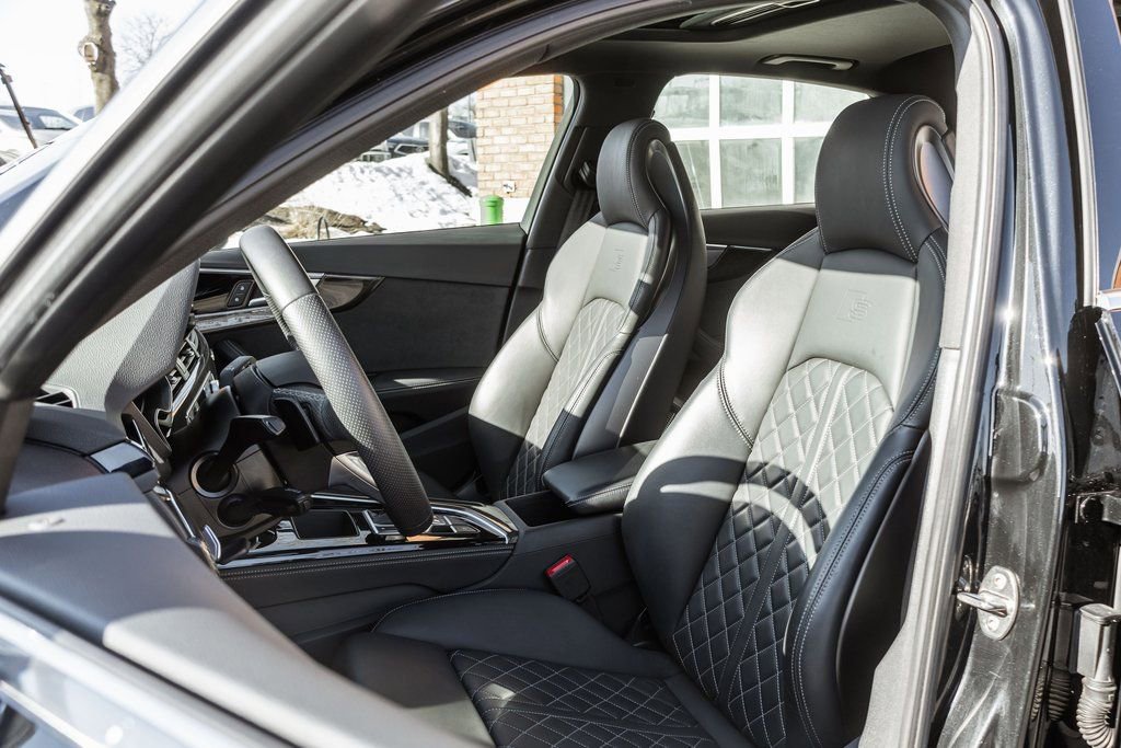 Used 2023 Audi S4 Premium Plus w/ Premium Plus Package image 6