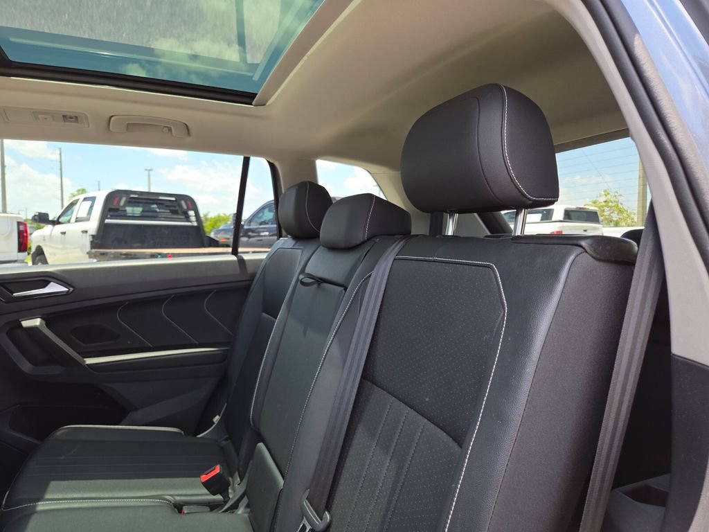 Used 2024 Volkswagen Tiguan SE FWD image 24