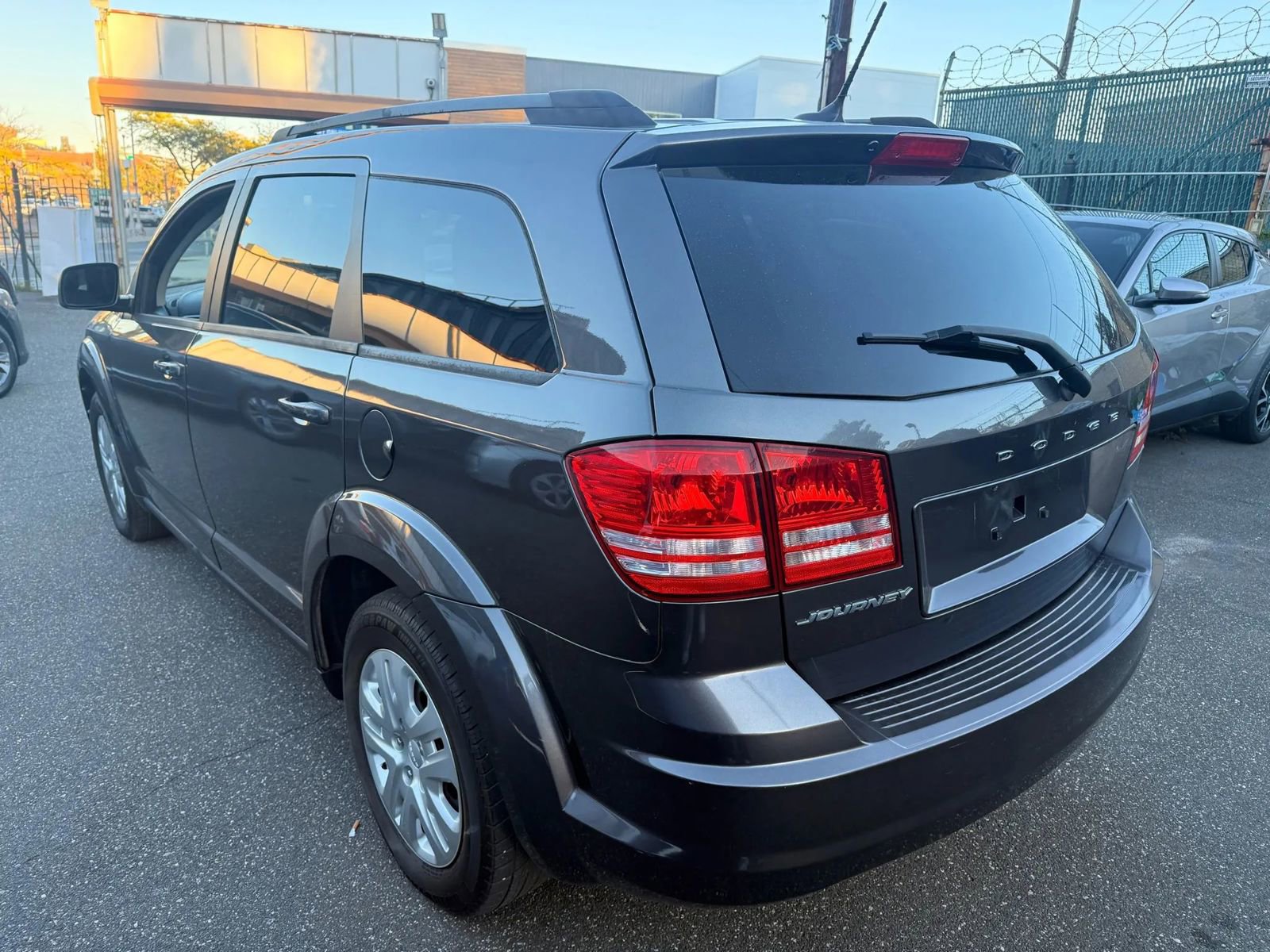 Used 2017 Dodge Journey SE w/ Flexible Seating Group image 7