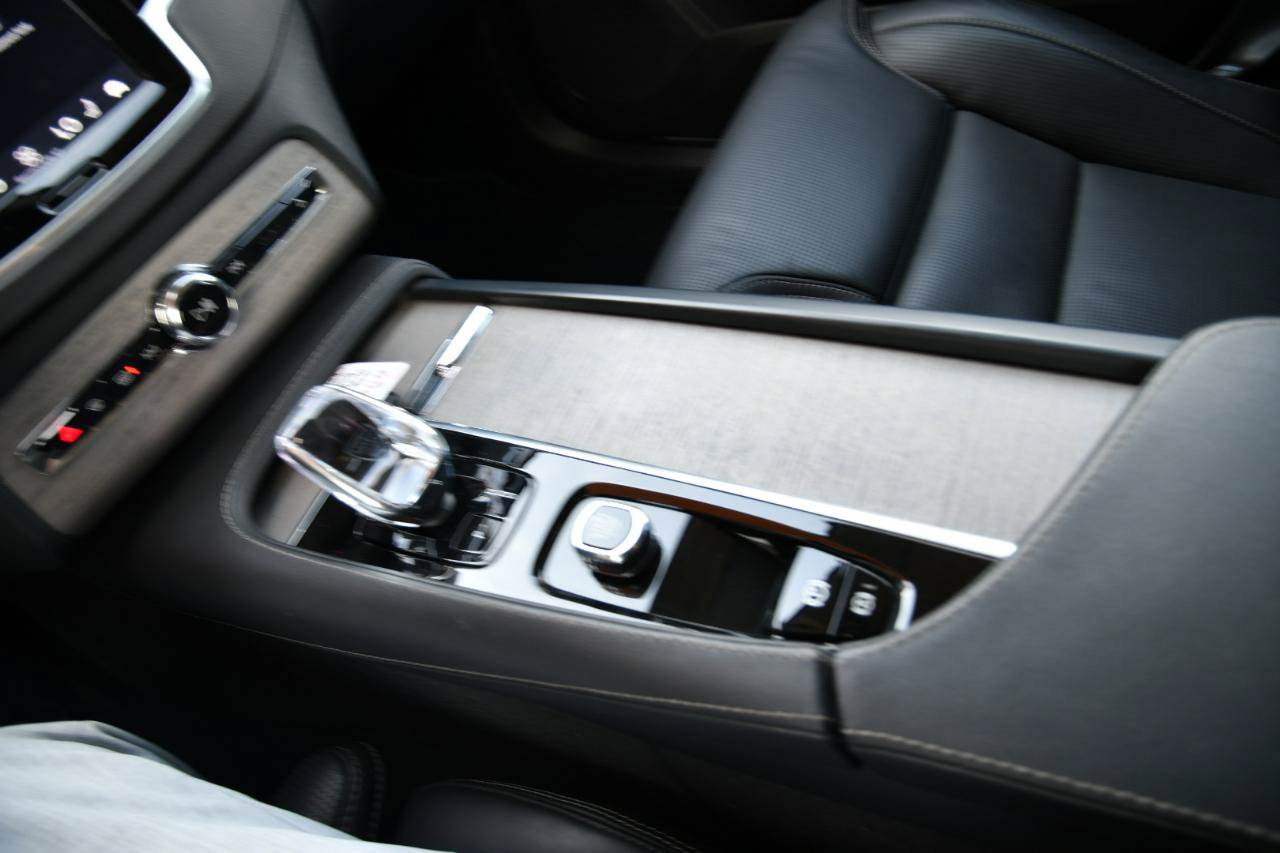 Used 2025 Volvo XC90 B6 Ultra w/ Lounge Package AWD/4WD image 26