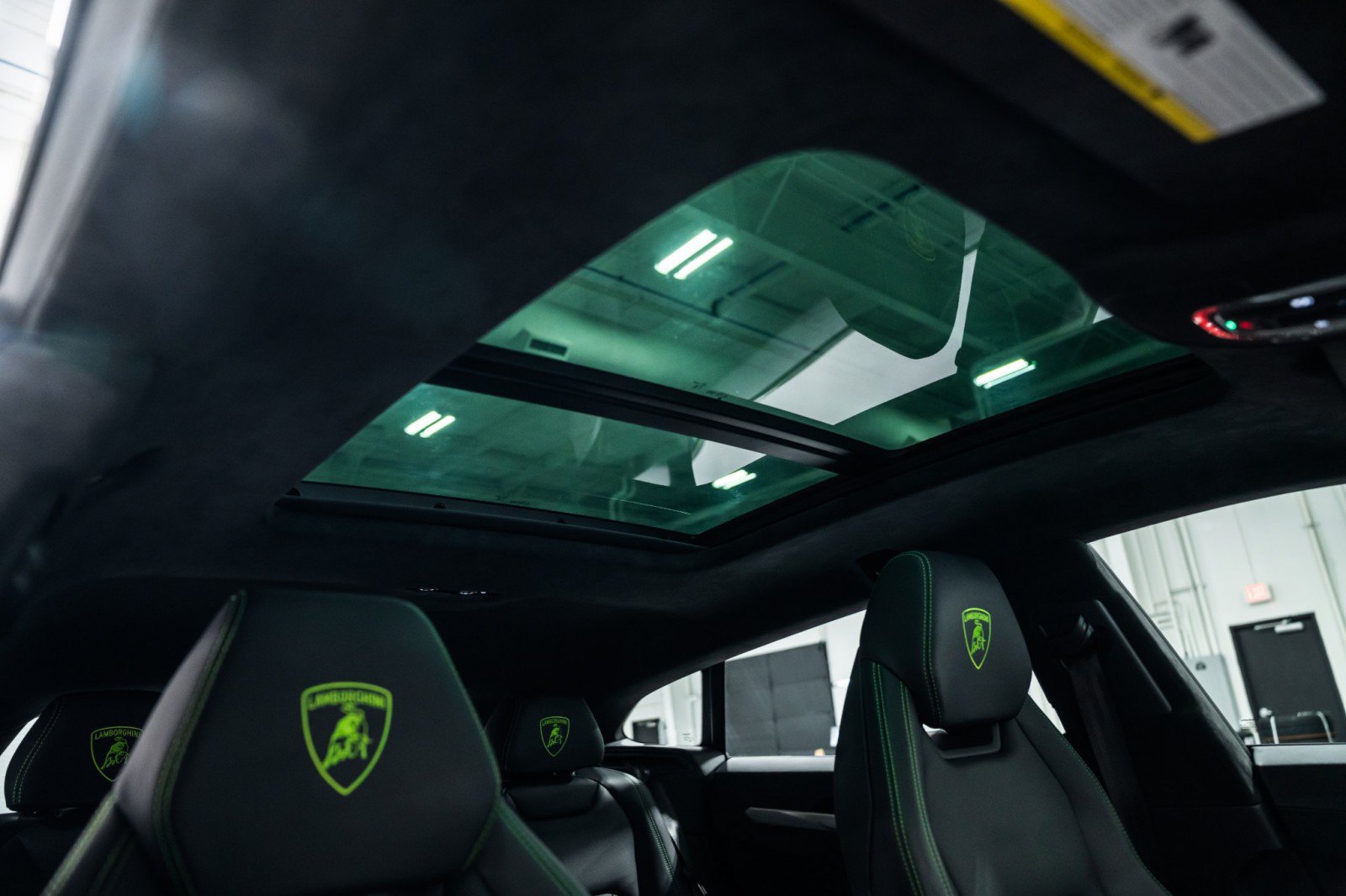 Used 2023 Lamborghini Urus S AWD/4WD image 28