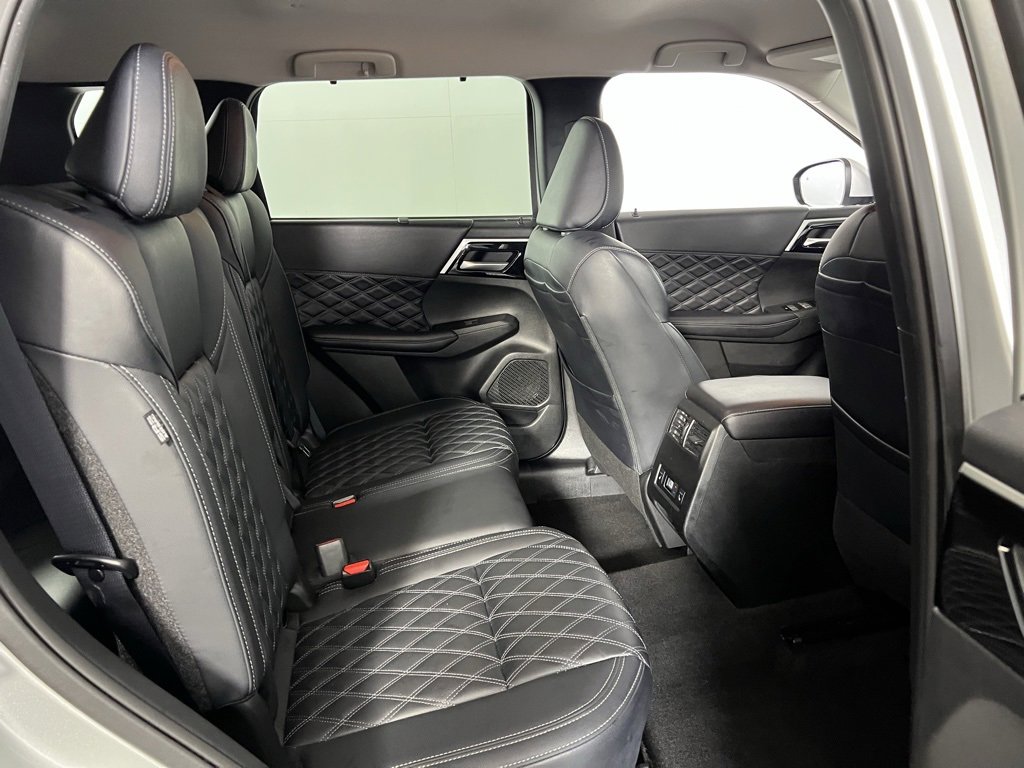 Used 2024 Mitsubishi Outlander SEL image 32