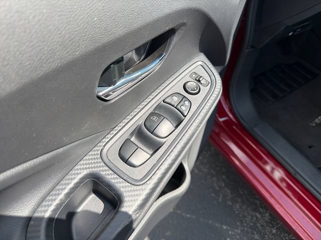 Used 2025 Nissan Versa SV FWD image 13