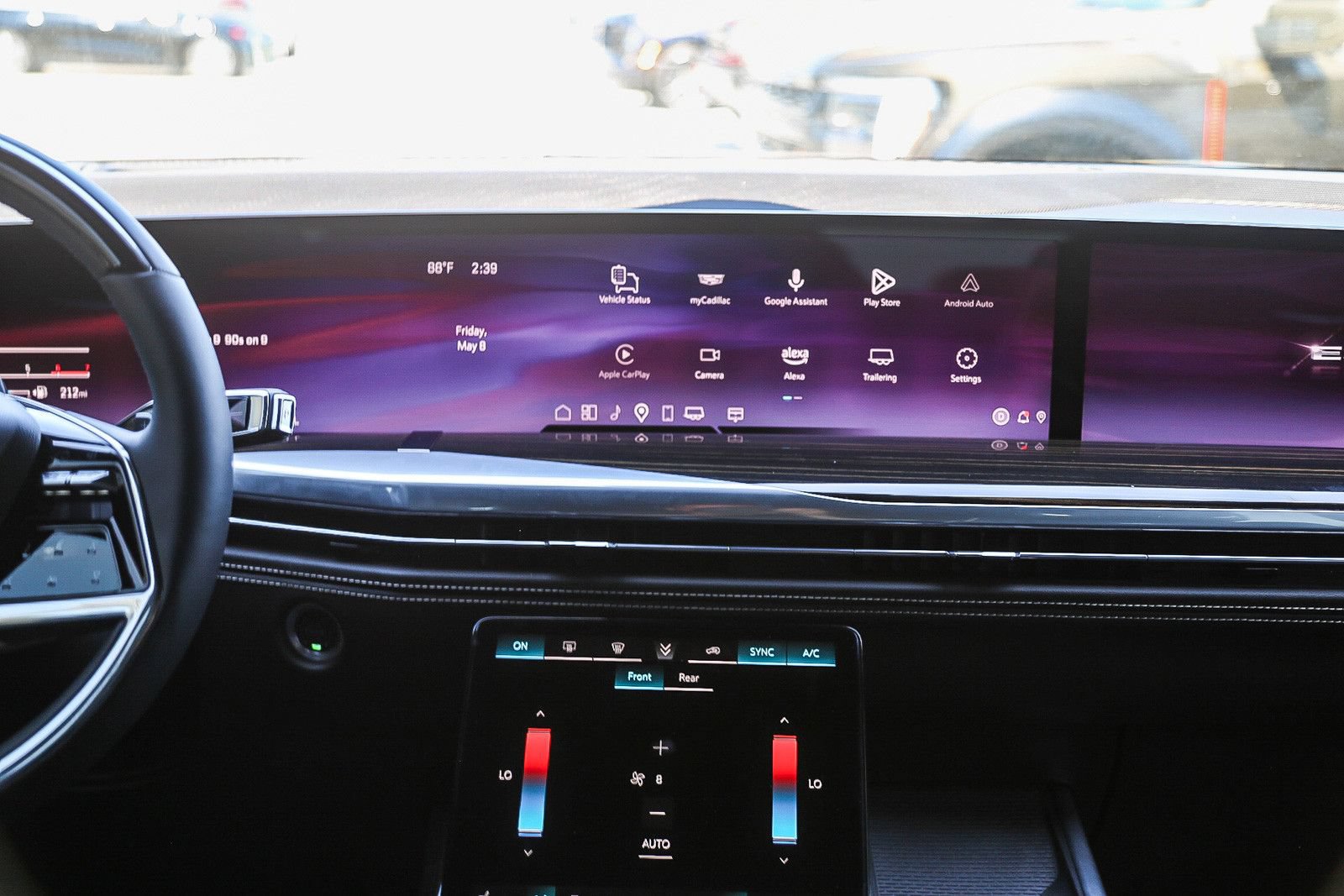 Used 2025 Cadillac Escalade ESV Premium Luxury w/ LPO, Floor Liner Package AWD/4WD image 11