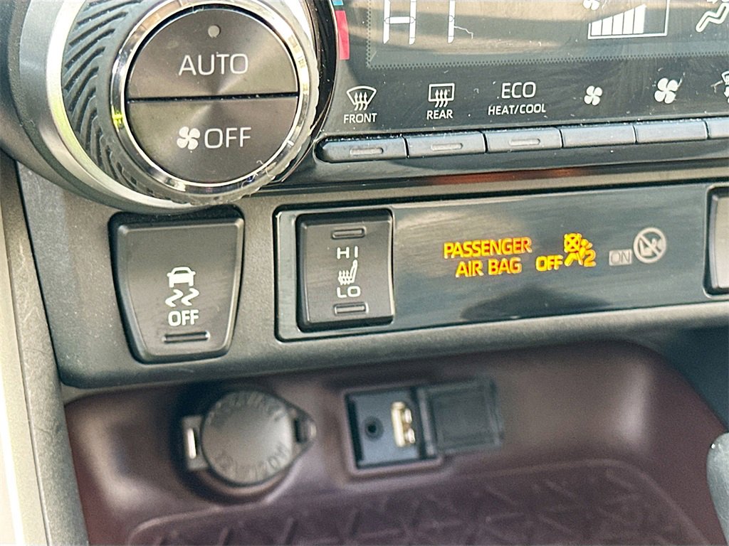 Used 2019 Toyota RAV4 Limited image 20