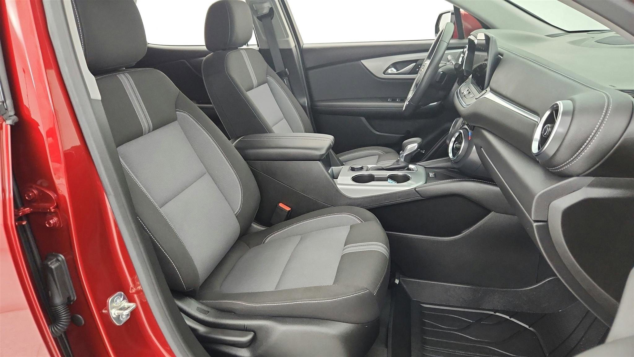 Used 2024 Chevrolet Blazer LT w/ Convenience Package FWD image 35