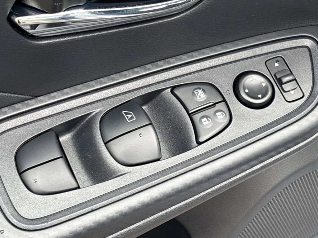Certified 2025 Nissan Versa SV image 28