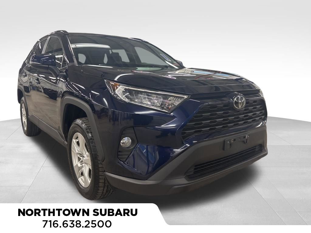 Used 2020 Toyota RAV4 XLE w/ Carpet Mat Package AWD/4WD image 5
