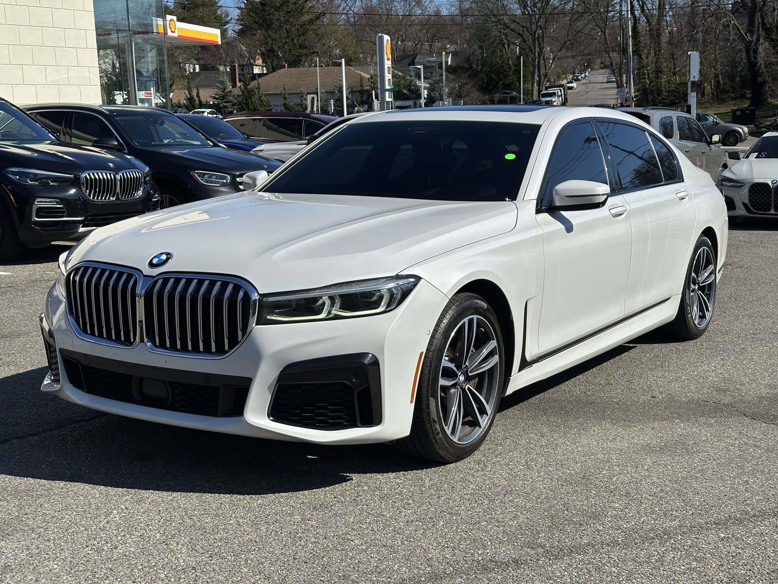 Used 2020 BMW 750i xDrive w/ M Sport Package AWD/4WD image 7