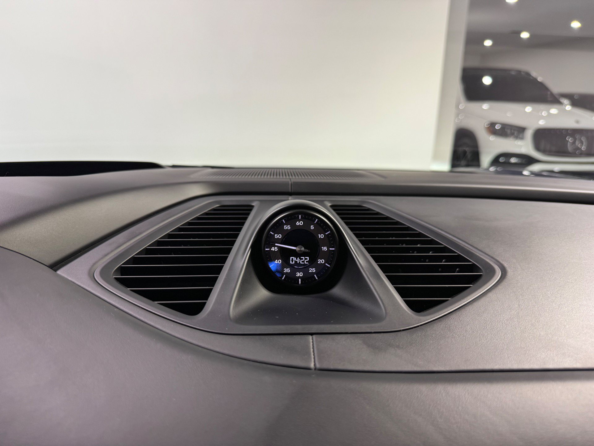 Used 2024 Porsche Macan Turbo Electric AWD/4WD image 46