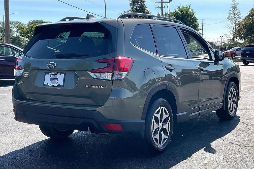 Certified 2023 Subaru Forester Premium AWD/4WD image 16