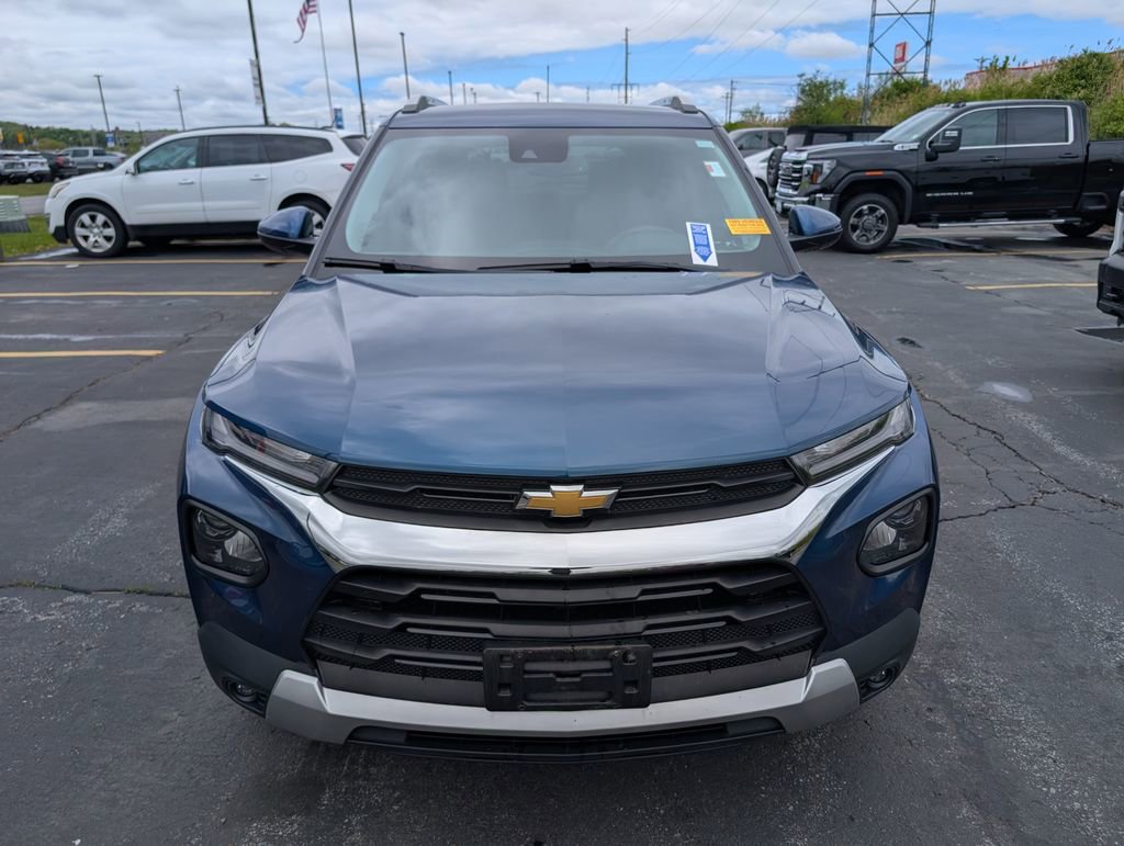 Used 2021 Chevrolet TrailBlazer LT w/ Convenience Package FWD image 2