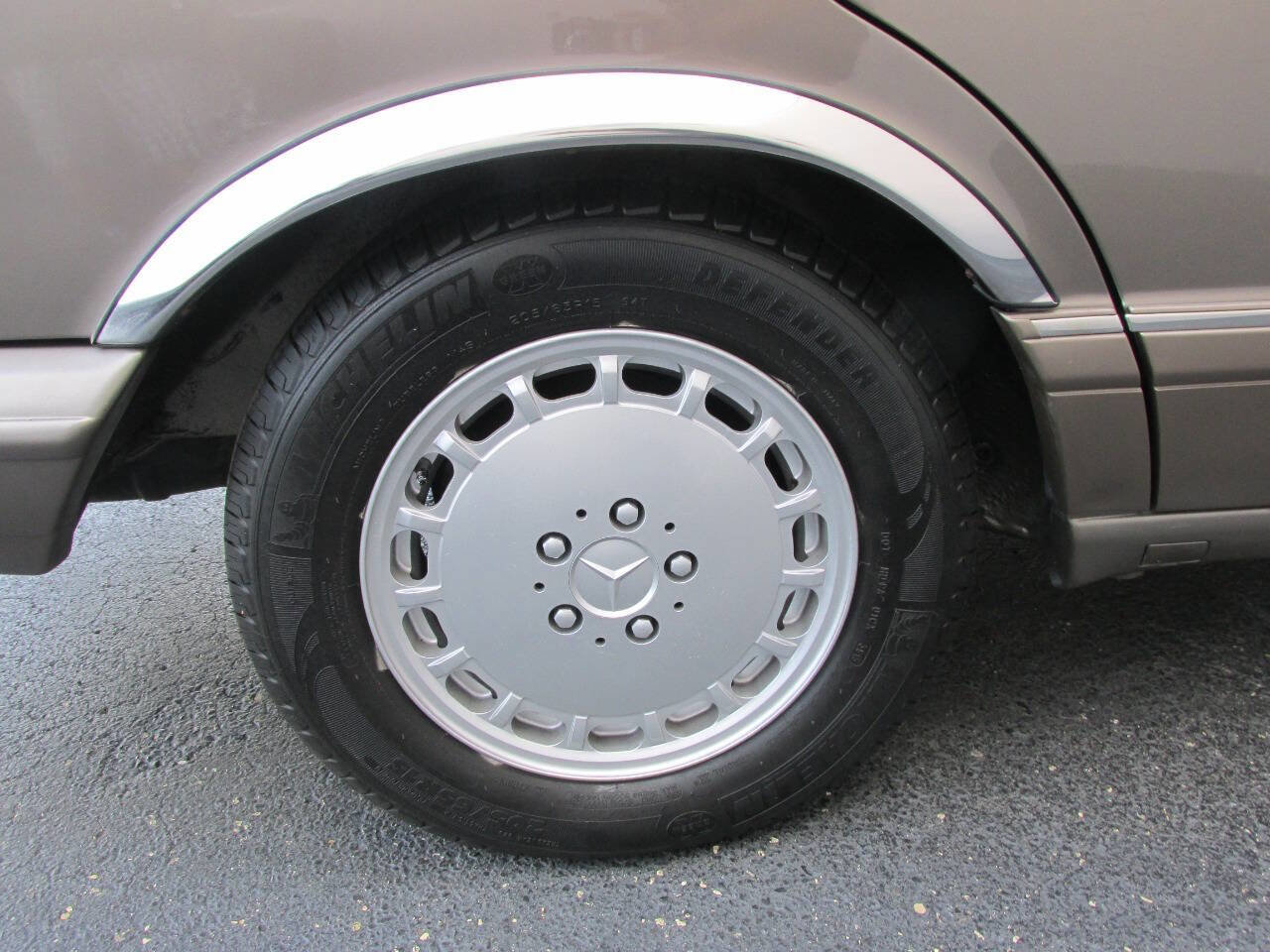 Used 1990 Mercedes-Benz 420 SEL image 20