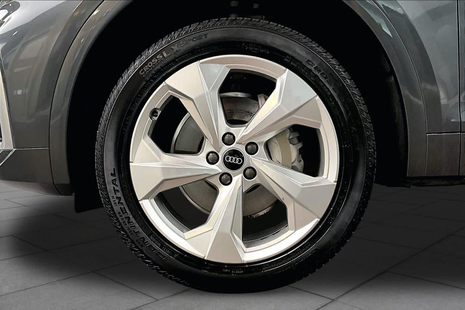 Used 2023 Audi Q5 2.0T Premium Plus w/ Premium Plus Package AWD/4WD image 11
