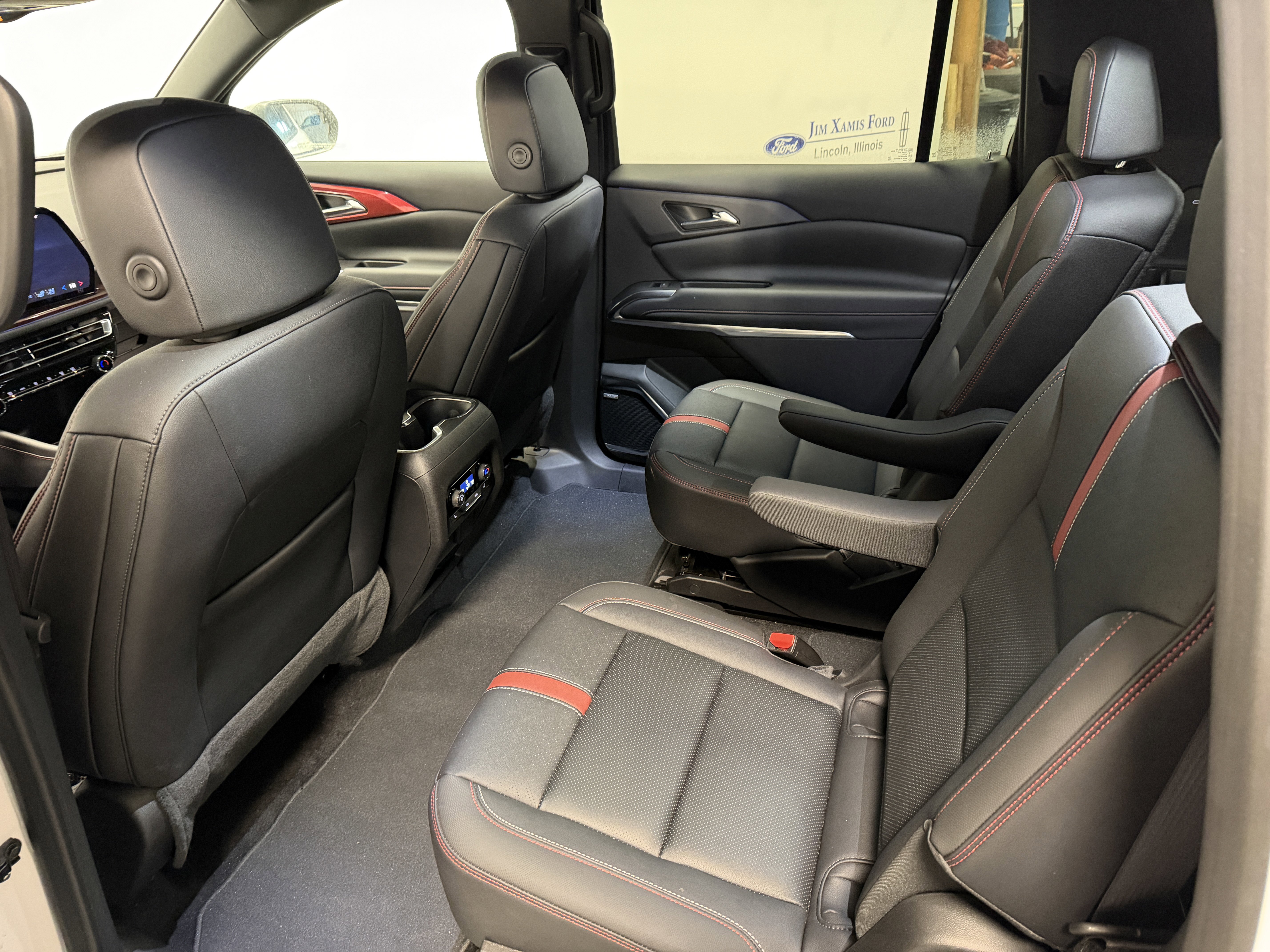 Used 2024 Chevrolet Traverse RS image 23