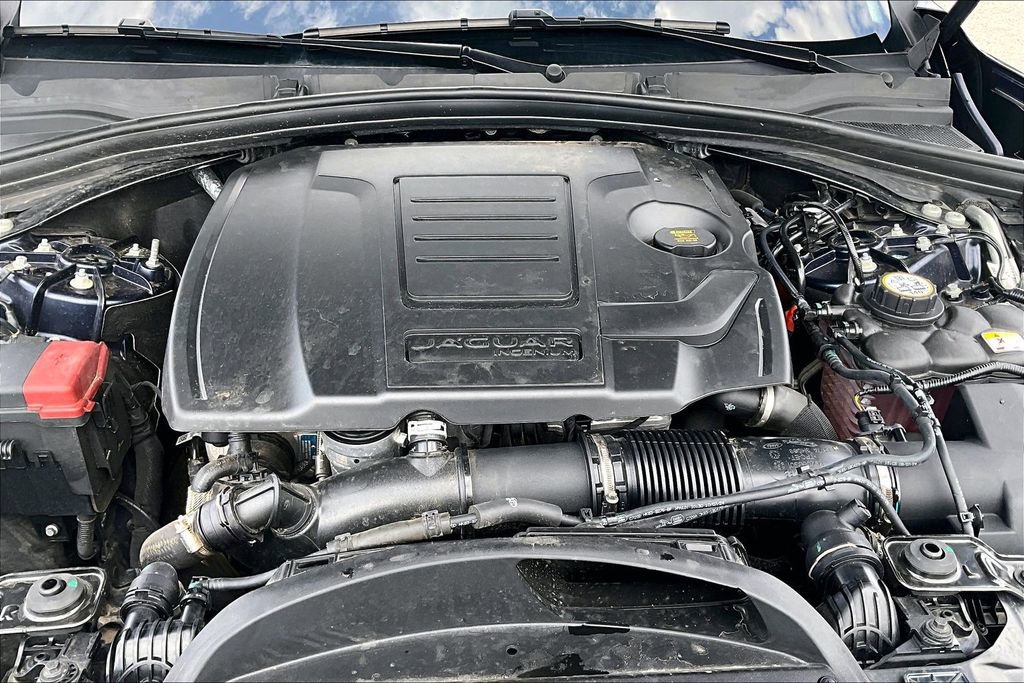 Used 2025 Jaguar F-PACE R-Dynamic S image 9