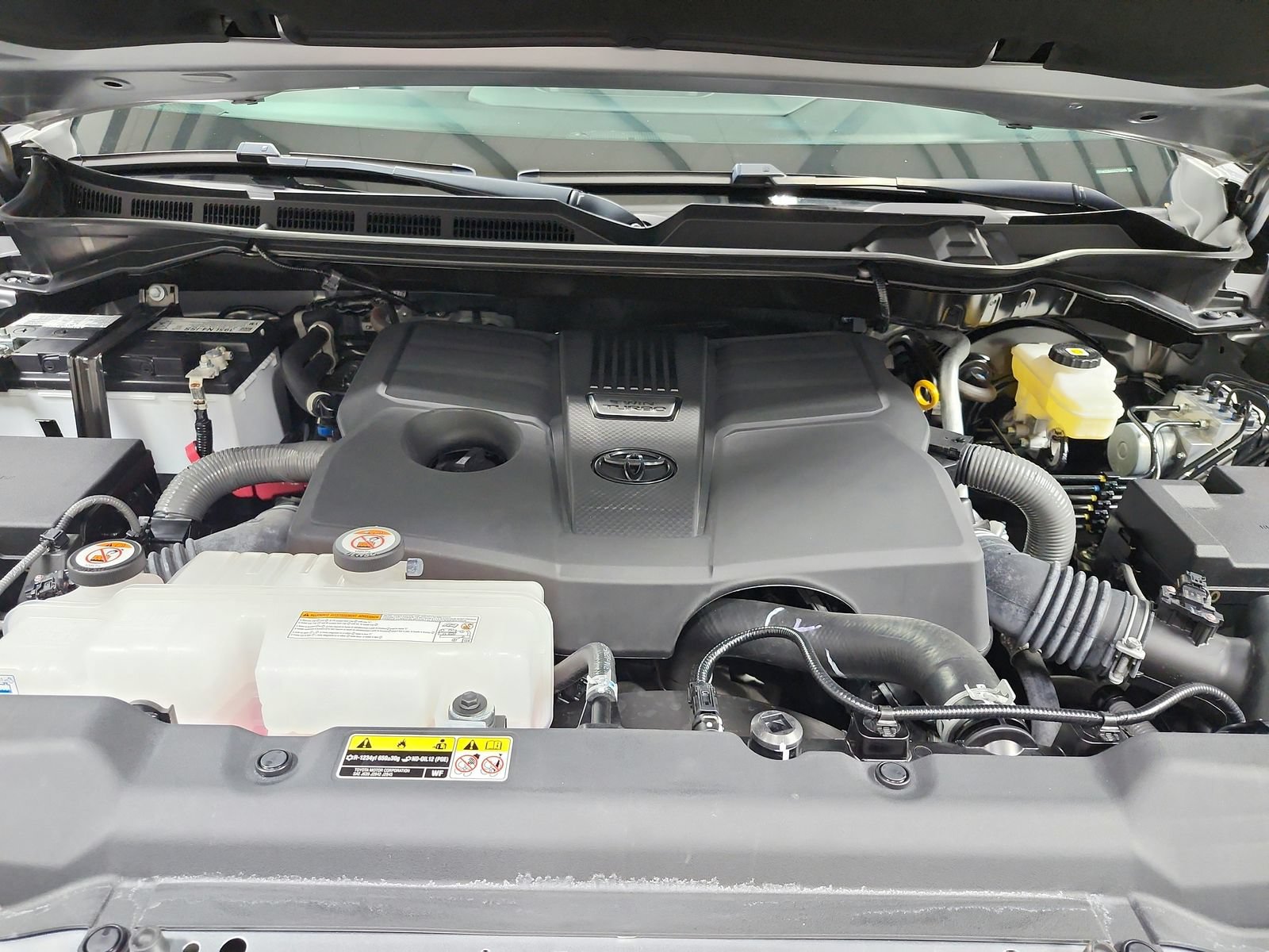 Used 2025 Toyota Tundra Platinum AWD/4WD image 18