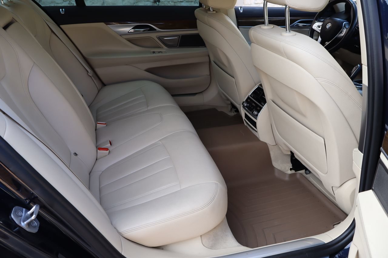 Used 2018 BMW 740i RWD image 17