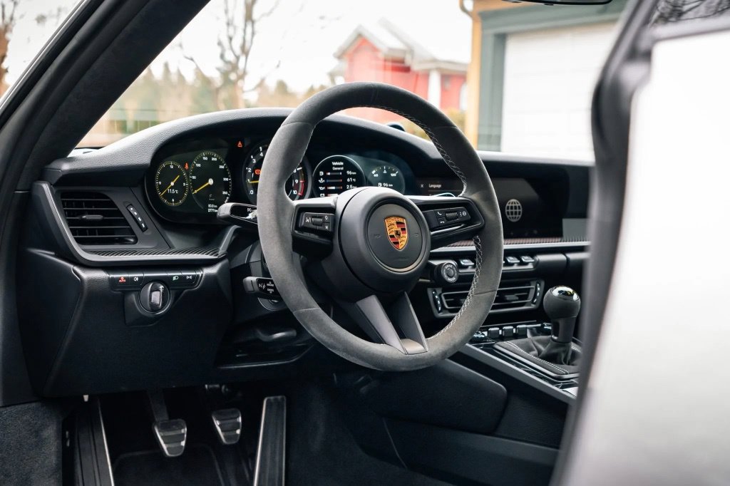 Used 2022 Porsche 911 GT3 RWD image 40