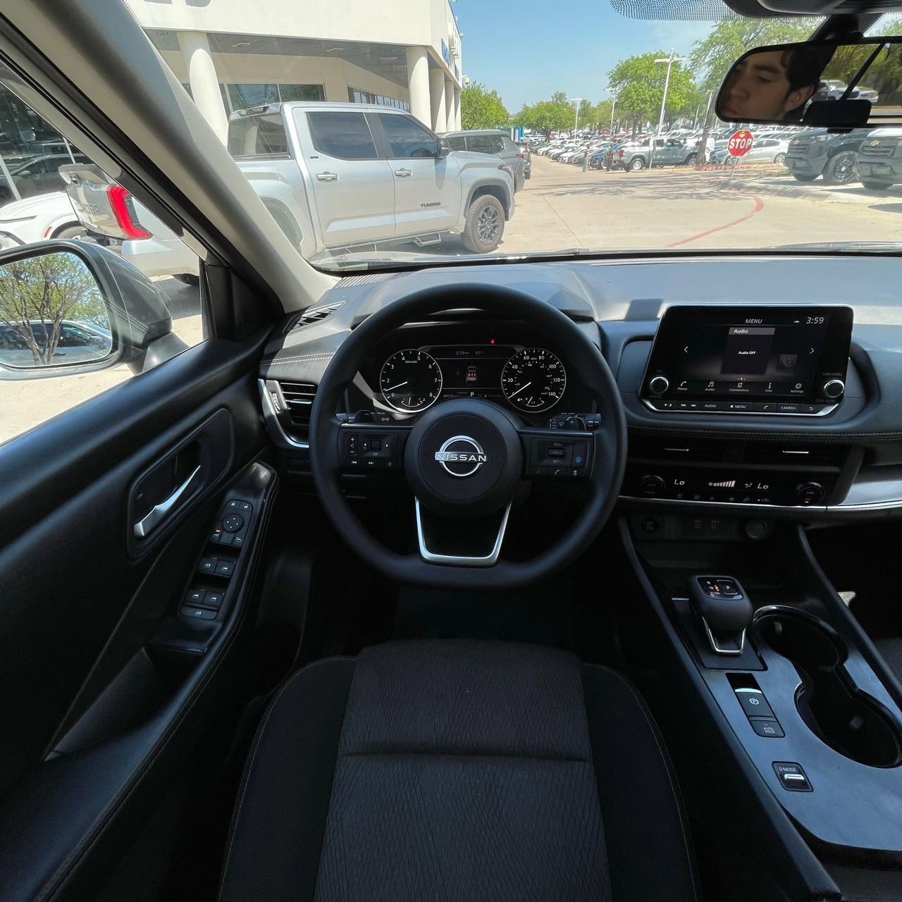 Used 2024 Nissan Rogue SV image 12