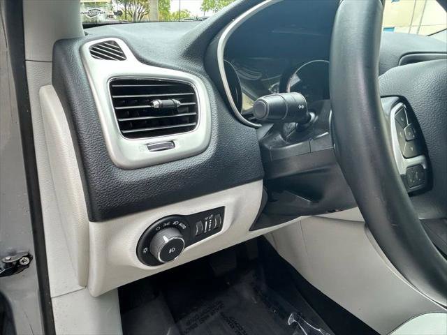 Certified 2019 Jeep Compass Latitude image 18